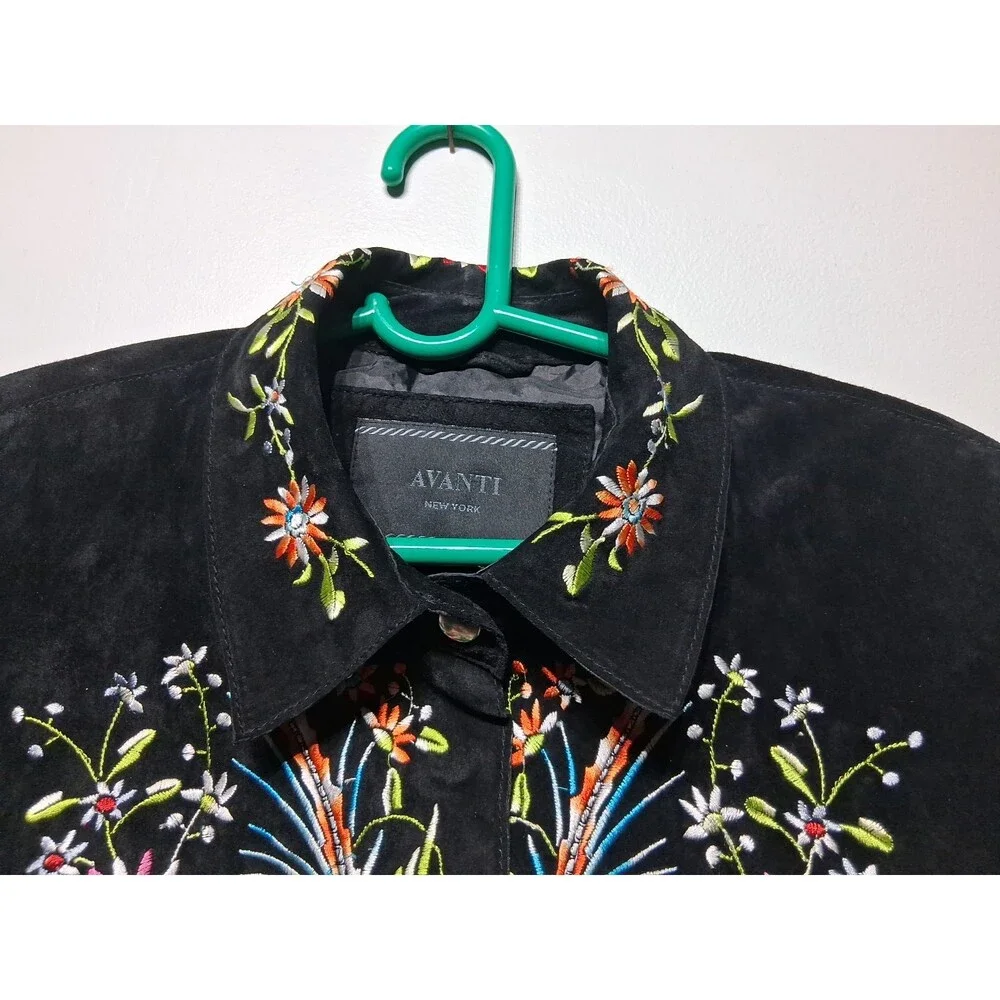 Vtg Avanti Women's Black Suede Embroidered Birds Flowers Snap Closure Size M - Picture 2 of 6
